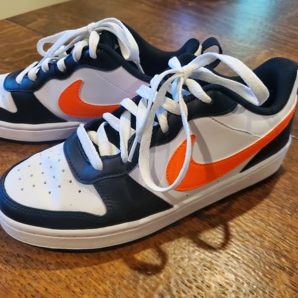 Nike Dunks white/black/orange Women's 7.5/8, Boys 6 POOS